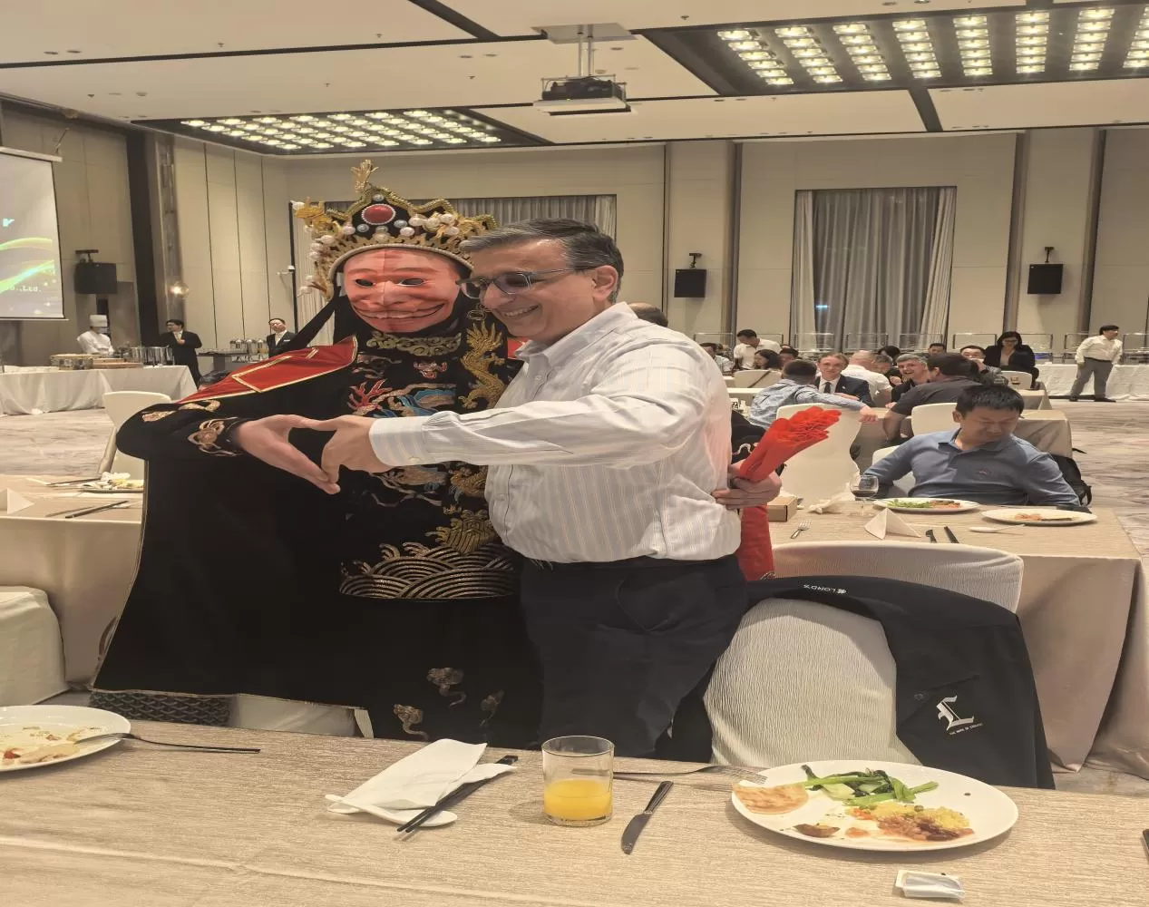 hiseng-global-dinner-on-the-second-night-of-glass-shanghai-2026-4.jpg hiseng-global-dinner-on-the-second-night-of-glass-shanghai-2026-4.jpg
